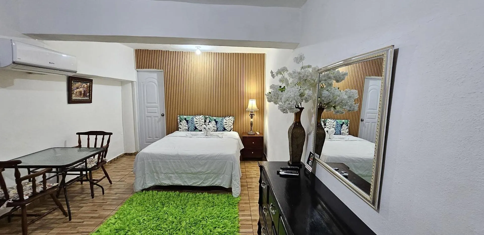 Hotel Cana Palma Zona Colonial contacts